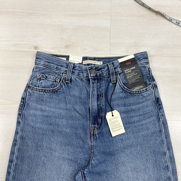 NEW Levi's Women High Rise Loose Flare Leg Blue Jeans Size 26 X 32 - Picture 5 of 16